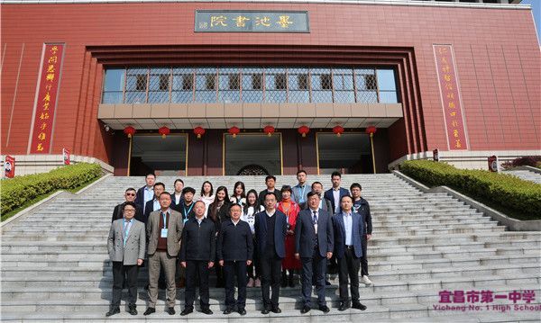 “330”三峡国际人才日之校友返校——阅尽千帆，归来仍是少年 
