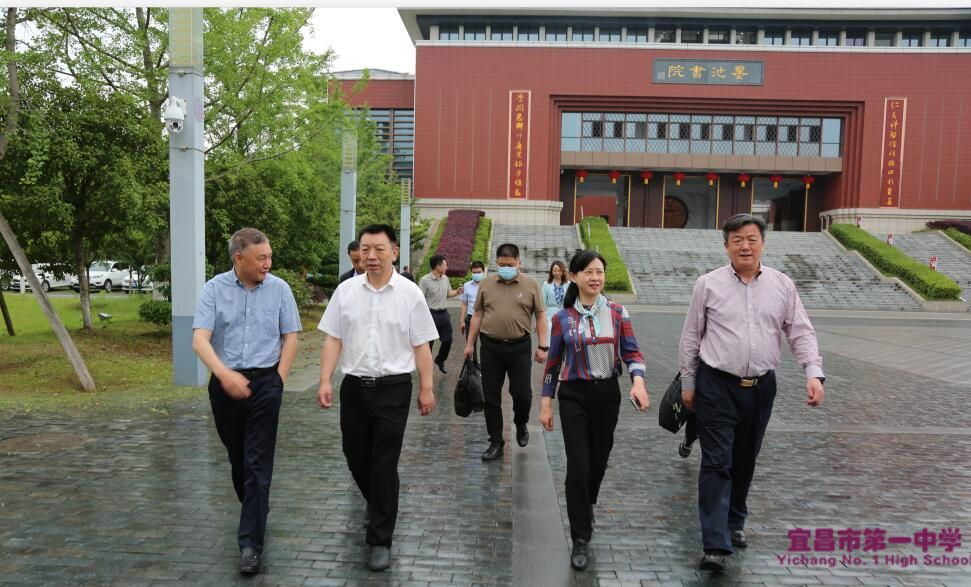 【2022年高考】省教育厅副厅长周启红调研我校考点备考工作