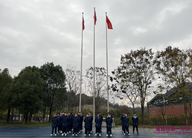 【国旗下讲话】崇尚英雄  争做先锋