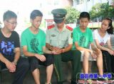 2014级新生系列报道（七）——橄榄绿丛中最可爱的人