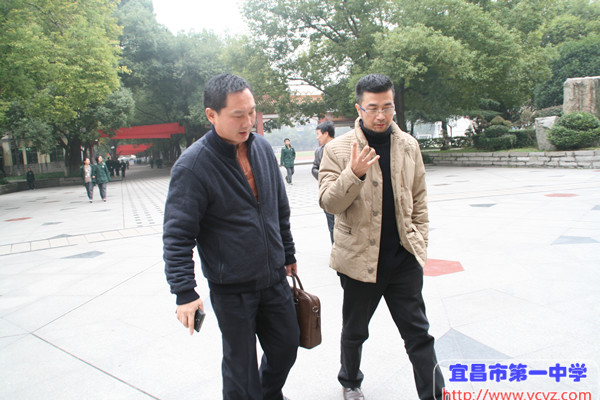 武汉大学领导专家访问我校