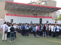 劳动铸就中国梦，陪伴浇开教育花