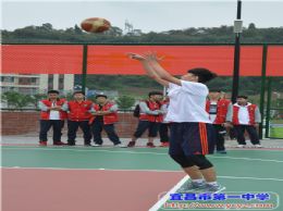 第四届球类运动会“赛场剪影”系列报道之三：英姿飒爽的篮球健儿