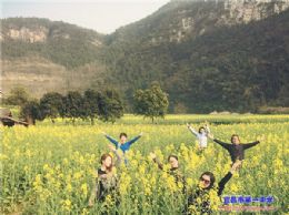 “歌唱春天”——艺术组开展庆三八妇女节活动