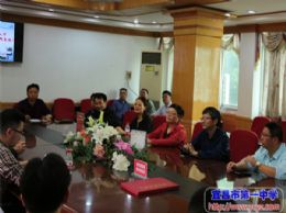三峡高中易斌校长一行来我校交流