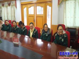中国人民大学诸葛忆兵教授与我校高三学子座谈