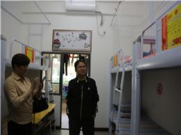 新疆温泉县教育系统代表团参观我校新校区
