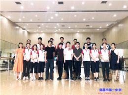 我校优秀毕业生回母校开办音乐公开课