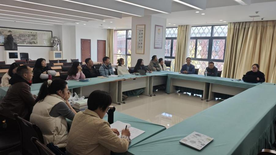 宜昌市一中生物组召开省级课题开题报告会